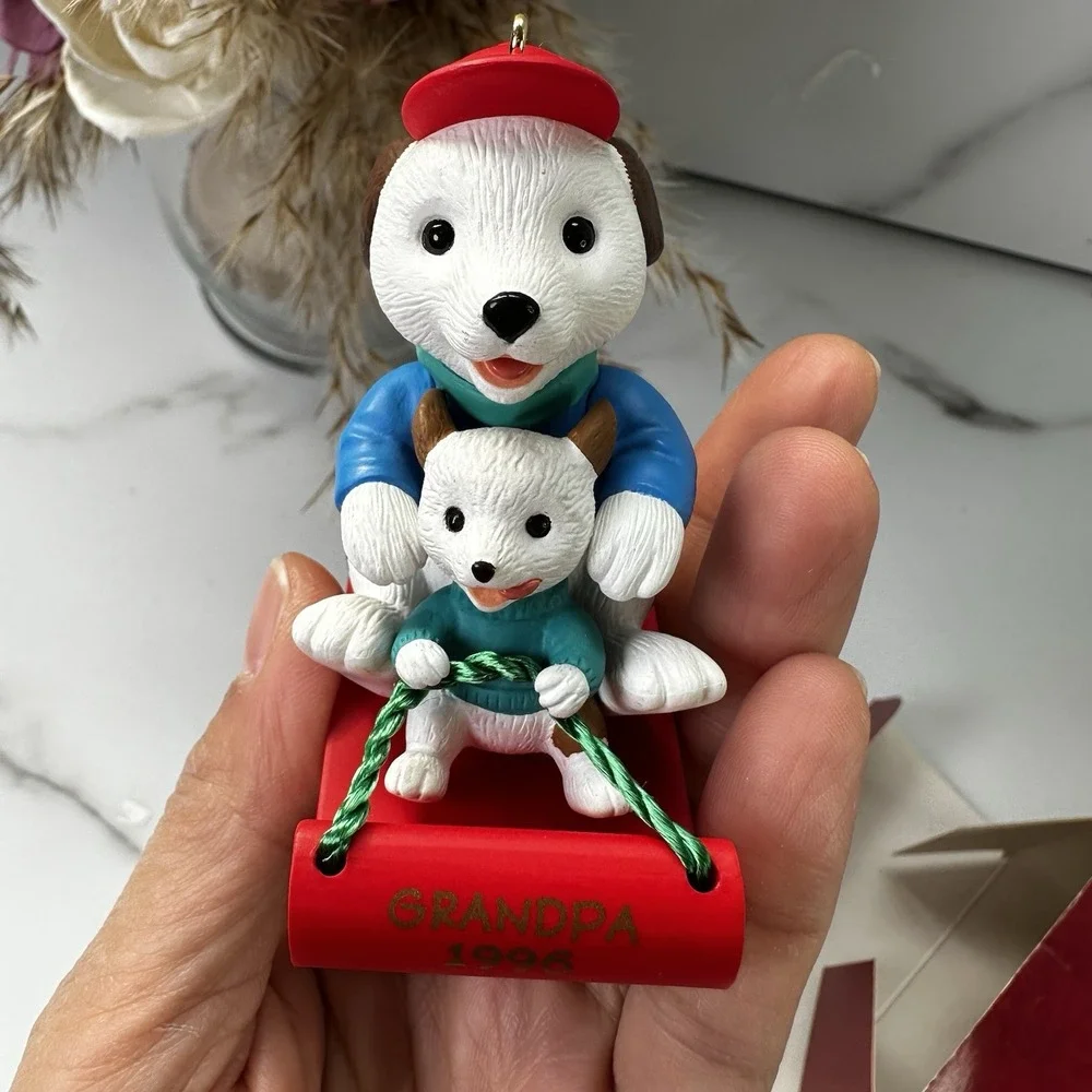 VTG HALLMARK KEEPSAKE CHRISTMAS ORNAMENT IN BOX 1996 GRANDPA‎ DOG & BABY PUPPY